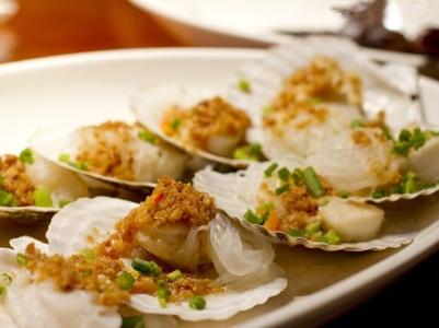 三亞再現“青島大蝦”事件:扇貝15元 1份變1個 三亞再現“青島大蝦”事件:扇貝15元 1份變1個