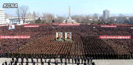 朝鮮民眾稱，朝鮮軍民“將在任意時(shí)期、對(duì)任意對(duì)象隨意實(shí)施無止境的正義打擊，一定實(shí)現(xiàn)民族的夙愿祖國統(tǒng)一大業(yè)”。