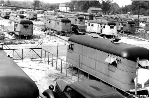 美國的一個移動拖車房社區 資料圖片 美國的一個移動拖車房社區 資料圖片