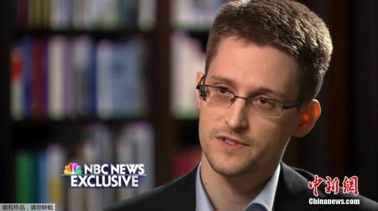 　資料圖：“棱鏡門”曝光者愛(ài)德華·斯諾登接受美國(guó)全國(guó)廣播公司(NBC)的獨(dú)家采訪。