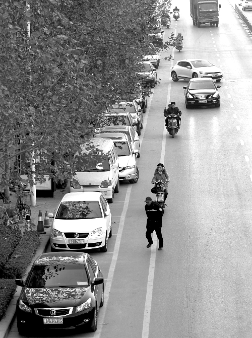 鄭州“停車差異化收費”八成多網友弄不清收費區域