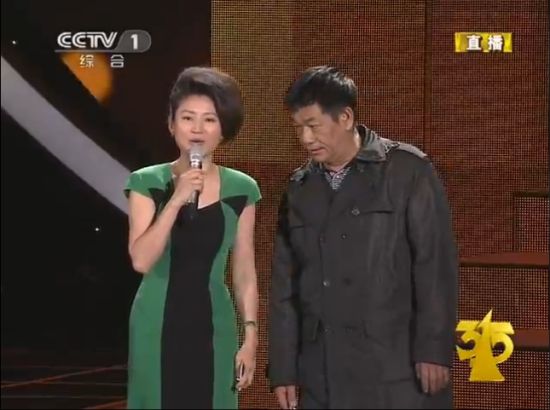 “雞蛋哥”來到央視315晚會(huì)現(xiàn)場(chǎng)。 “雞蛋哥”來到央視315晚會(huì)現(xiàn)場(chǎng)。