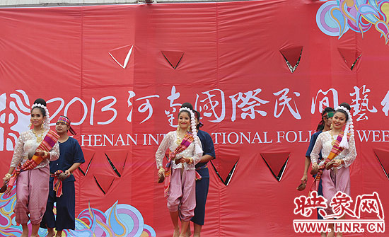 泰國藝術團的精彩節目 泰國藝術團的精彩節目