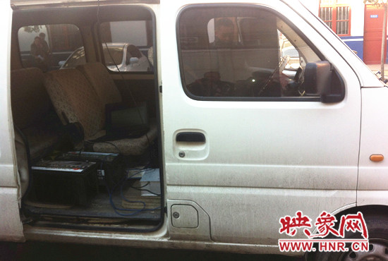 一天面包車和一臺(tái)電腦一個(gè)主機(jī)便能完成50萬條的垃圾短信發(fā)送量 一天面包車和一臺(tái)電腦一個(gè)主機(jī)便能完成50萬條的垃圾短信發(fā)送量