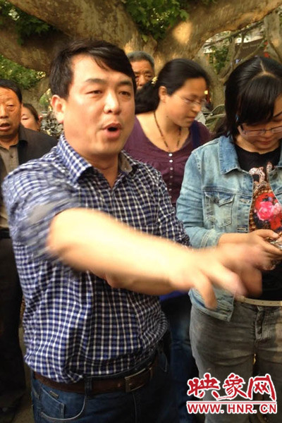 賈建濤事發時態度非常蠻橫-網友供圖 賈建濤事發時態度非常蠻橫-網友供圖