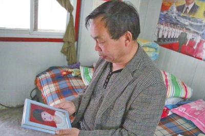 每次想起自己3歲小孫女的無辜離世，老高都深深地悔恨自己交友不慎