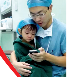 對于網友的點贊,石醫生說,是孩子太可愛了,所以照片才得到這么多贊美。圖片來自網絡。 對于網友的點贊,石醫生說,是孩子太可愛了,所以照片才得到這么多贊美。圖片來自網絡。