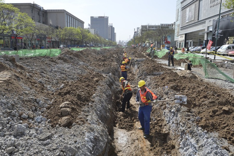 4月23日,太原,施工中的府西街。 4月23日,太原,施工中的府西街。