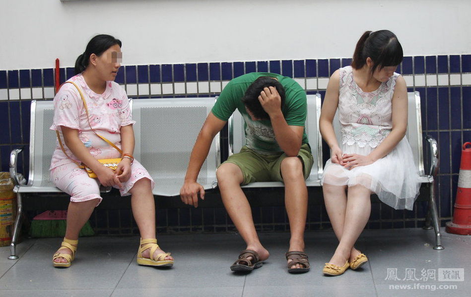 派出所內的小三與原配 派出所內的小三與原配