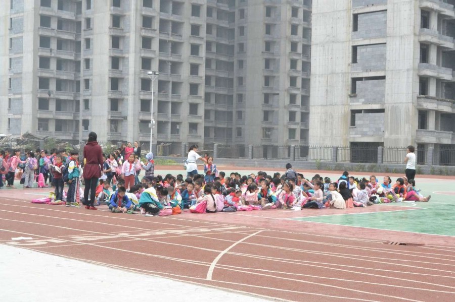 700余學生被趕出教室 700余學生被趕出教室