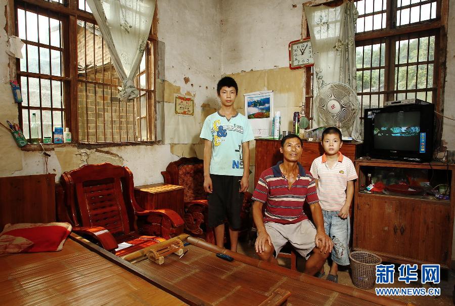 農(nóng)場棚戶區(qū)的最后留守家庭：留下的是回憶，迎來的是幸福