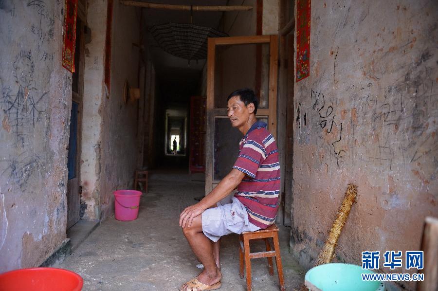 農(nóng)場棚戶區(qū)的最后留守家庭：留下的是回憶，迎來的是幸福