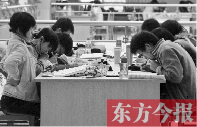 專家認為,內(nèi)地高校對學生創(chuàng)造性、自主性的培養(yǎng)不及港校 專家認為,內(nèi)地高校對學生創(chuàng)造性、自主性的培養(yǎng)不及港校