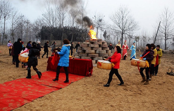 鄭州龍棲湖蝴蝶島景區新春邀您逛廟會