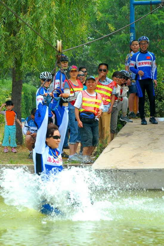 鄭州鴕鳥園燒烤節已開幕