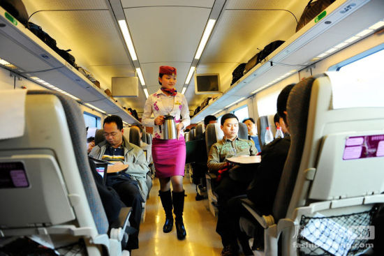 8月下旬起 重慶周末將有動車直達青城山都江堰 8月下旬起 重慶周末將有動車直達青城山都江堰