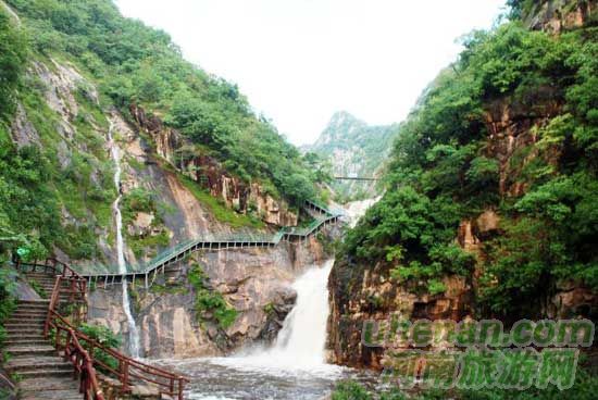 西峽龍潭溝“獻禮”國慶節