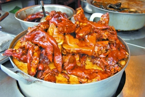 青巖古鎮的豬腳。