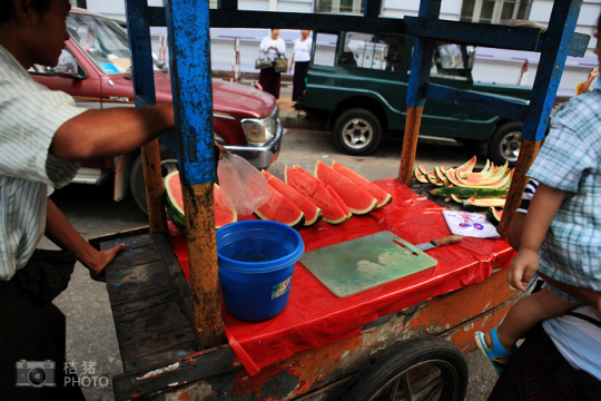 緬甸，繽紛的街邊平民小吃