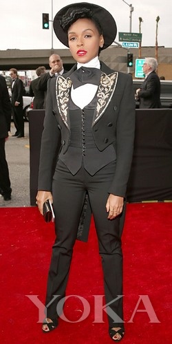  Janelle Monae這身跟去年的打扮差不多，爵士名伶的標配嗎