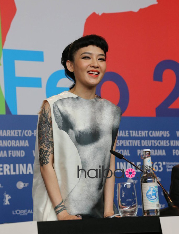 范曉萱in 朗雯(Lanvin) 2013春夏系列維納圖案斯印花連衣裙 范曉萱in 朗雯(Lanvin) 2013春夏系列維納圖案斯印花連衣裙