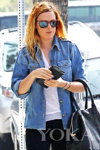 露瑪·威利斯(Rumer Willis) 露瑪·威利斯(Rumer Willis)