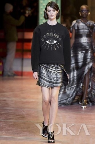 即將大熱LOGO出爐 女星領銜棄虎頭穿獨眼衛衣