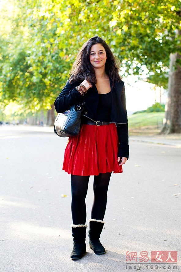 經典紅黑配超洋氣 經典紅黑配超洋氣
