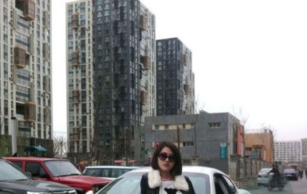 郭美美的座駕瑪莎拉蒂購于2011年4月2日，購車款為240萬元。