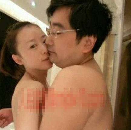 網傳女主播被國家檔案局官員包養4年艷照曝光 網傳女主播被國家檔案局官員包養4年艷照曝光