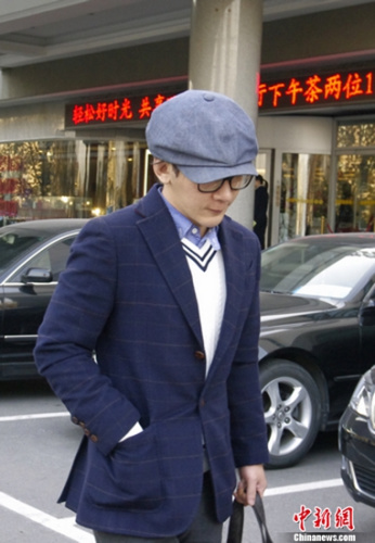 劉謙低調離開酒店(羅攀 耿慶源攝) 劉謙低調離開酒店(羅攀 耿慶源攝)