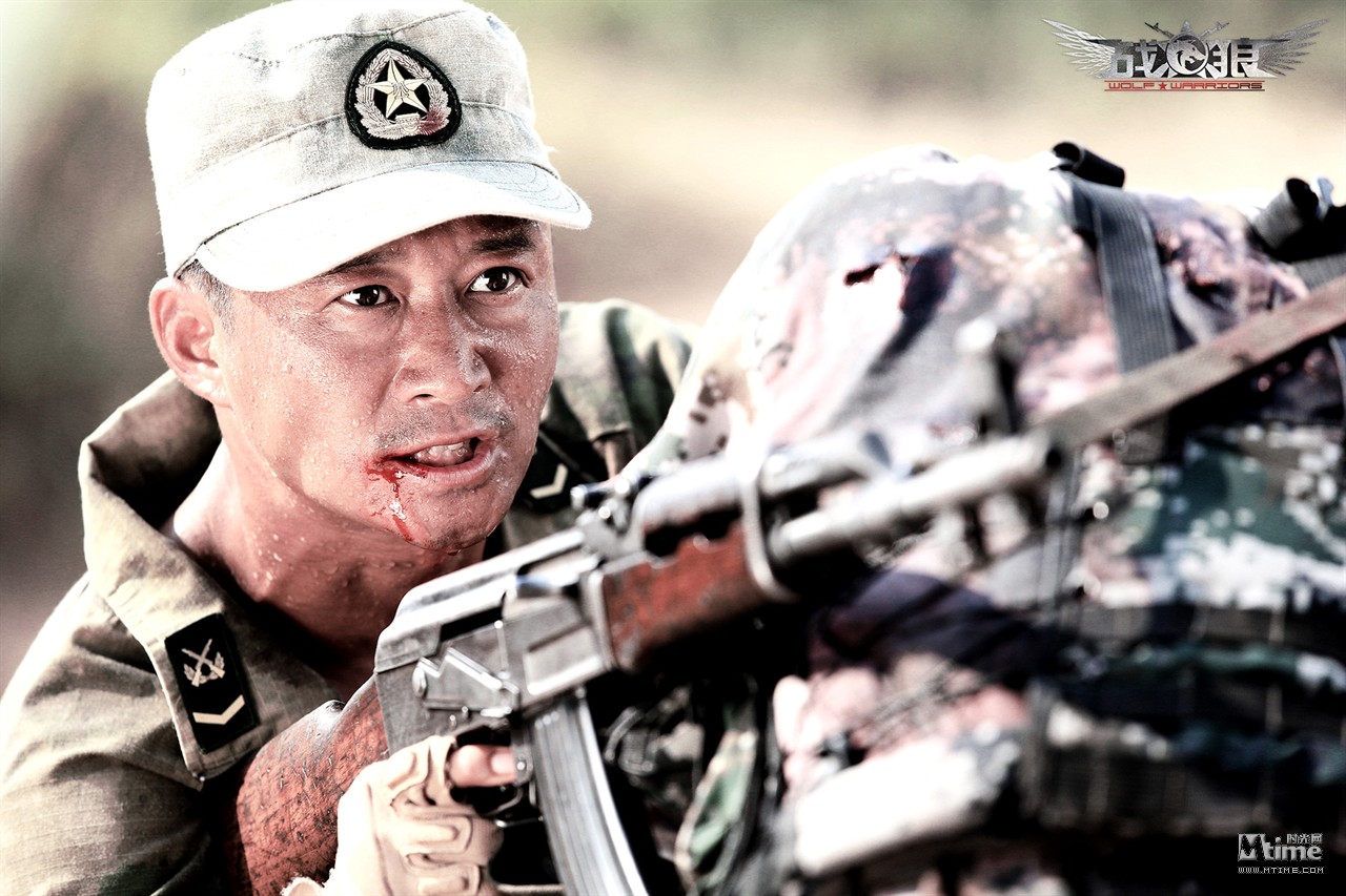 《戰狼》曝純爺們終極海報 《戰狼》曝純爺們終極海報