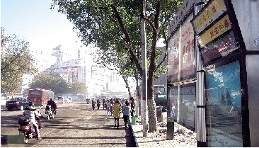 二七廣場和紫荊山區域公交站名采用地標名加道路名進行升級 二七廣場和紫荊山區域公交站名采用地標名加道路名進行升級