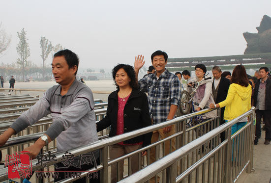 “溫馨九九重陽節 陪著父母去游園”活動圓滿舉行