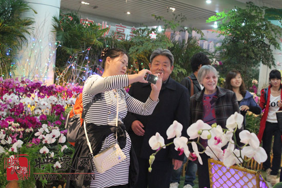 “溫馨九九重陽節 陪著父母去游園”活動圓滿舉行