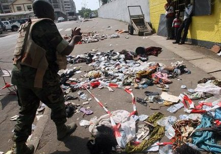 　當?shù)貢r間2013年1月1日，科特迪瓦阿比讓市舉行慶祝新年的煙火表演時發(fā)生了嚴重的踩踏事故，造成至少