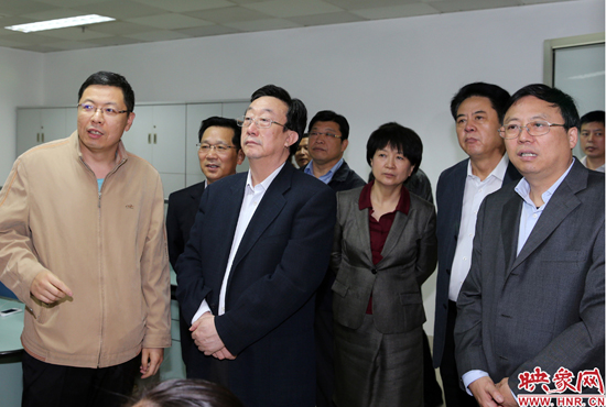 5月9日上午11點(diǎn)10分，河南省委書記郭庚茂一行來(lái)到映象網(wǎng)視察。映象網(wǎng)記者 邵恰 段晉哲攝