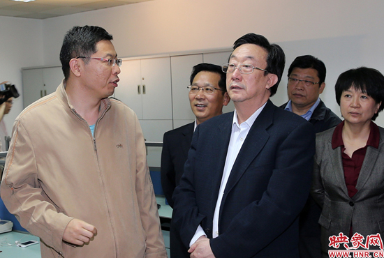 5月9日上午11點(diǎn)10分，河南省委書記郭庚茂一行來(lái)到映象網(wǎng)視察。映象網(wǎng)記者 邵恰 段晉哲攝