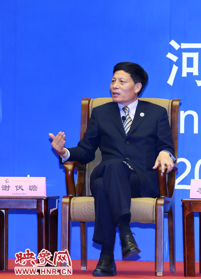 河南省省長謝伏瞻描述河南經濟發展的兩大“抓手” 河南省省長謝伏瞻描述河南經濟發展的兩大“抓手”