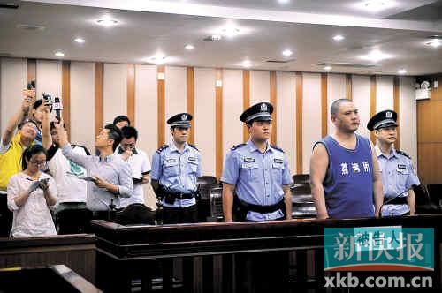 廣州市民政局民間組織管理局稽查處原處長李軍犯猥褻兒童罪，被判處有期徒刑4年。記者 孫毅/攝