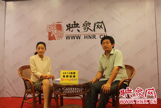 6月23日,清華大學河南招生組組長謝旭東做客映象網(wǎng)“2013高招名校訪談”節(jié)目 6月23日,清華大學河南招生組組長謝旭東做客映象網(wǎng)“2013高招名校訪談”節(jié)目