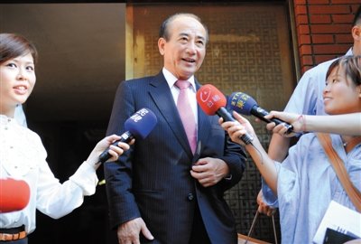 9月11日，王金平前往國(guó)民黨考紀(jì)會(huì)時(shí)回答記者提問(wèn)。