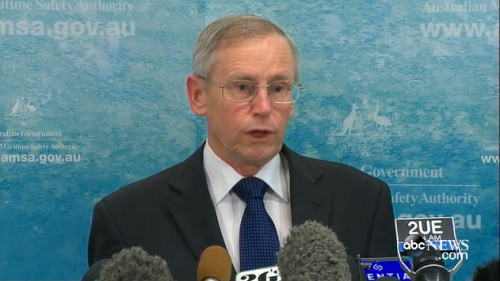 澳大利亞海事局官員正在介紹關于馬航失聯客機的搜索情況。