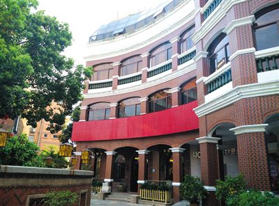 泉州多名干部稱,2010年下半年,徐鋼每周至少三天的下午在這幢建筑的地下酒窖。 泉州多名干部稱,2010年下半年,徐鋼每周至少三天的下午在這幢建筑的地下酒窖。