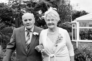 克萊門特和妻子希瑟。人民網照片