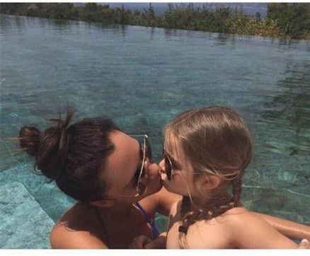 維多利亞和小七 維多利亞和小七