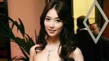 宋丹丹一條微博疑似又把林志玲陳冠希罵戰推向新高度!