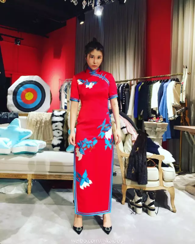 上海一女子自曝每月開(kāi)銷(xiāo)12萬(wàn),被網(wǎng)友罵上頭條！