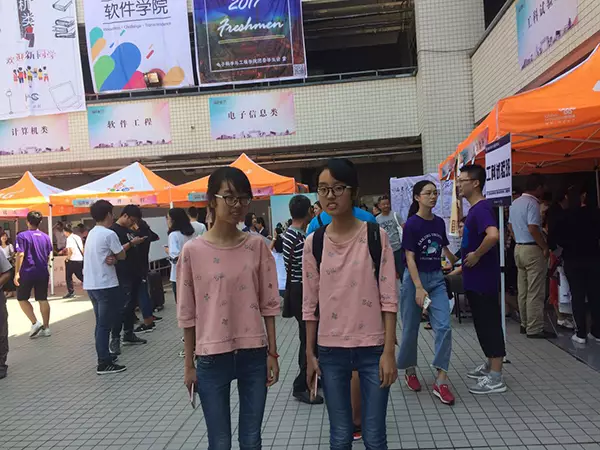 雙胞胎姐妹花劉玲馨、劉玲潔。