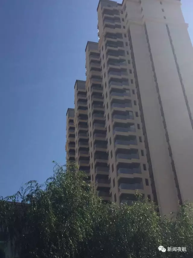 小區樓道窗戶是畫上去的 開發商:是特意設計 小區樓道窗戶是畫上去的 開發商:是特意設計